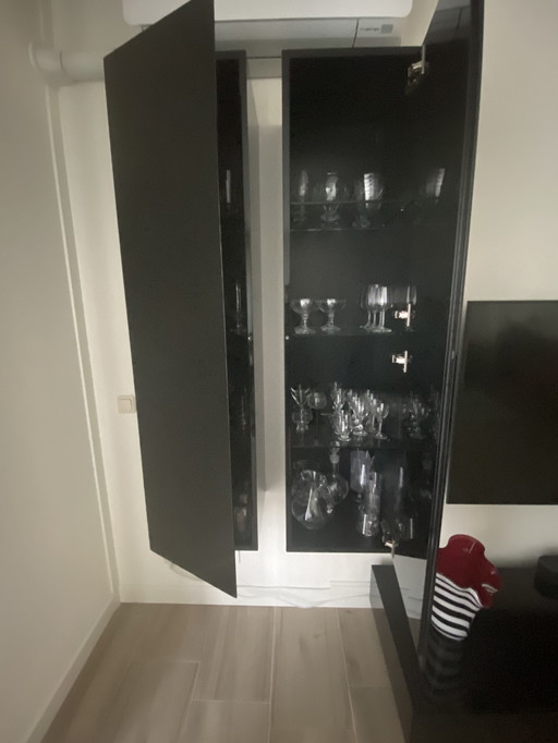 Wall unit