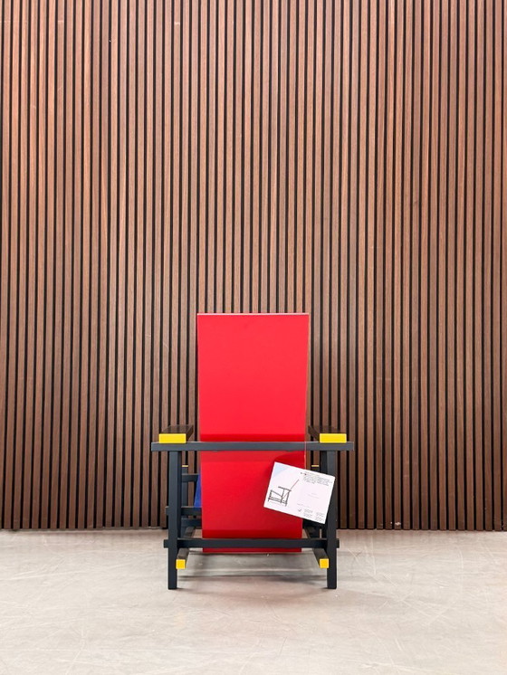 Image 1 of Chaise Cassina rouge et bleue