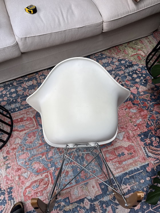 Image 1 of Vitra eames rar con daño solar