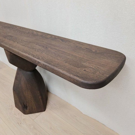 Image 1 of Mesa auxiliar orgánica | pata escultural | roble macizo