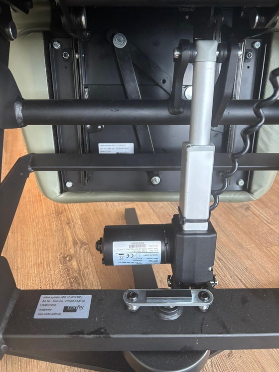 Image 1 of Silla de pie prominente