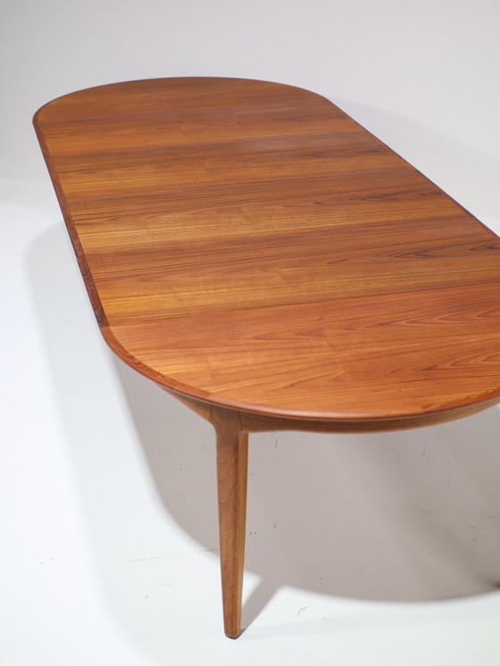 Image 1 of Extendable dining table Henning Kjaernulf model 62 Sorø