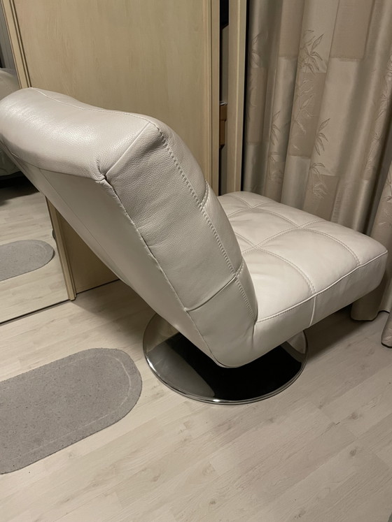 Cream High-Quality Leather Swivel Armchair – Swivel chairs, Metal (photo 3 of 5)