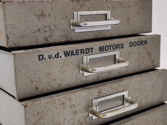 Image 1 of Mobiletto vintage in metallo con 15 cassetti