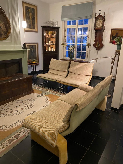 Saporiti Italia sofa (1970s) – reupholstered, timeless lounge design