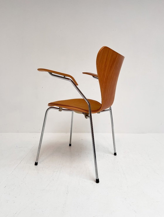 Image 1 of Chaise en bois 3207 d'Arne Jacobsen pour Fritz Hansen, années 1980