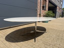 Mesa de comedor ovalada original Florence Knoll (244x137cm) Carrara