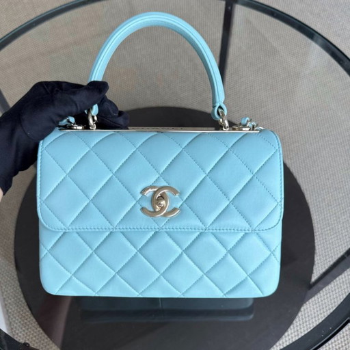 Borsa Chanel Trendy CC piccola - Pelle di agnello trapuntata color Tiffany con finiture dorate