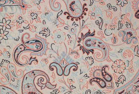 Image 1 of Oriental Handmade Tablecloth, Very Finely Crafted from Silk Threads, 100 x 100 cm