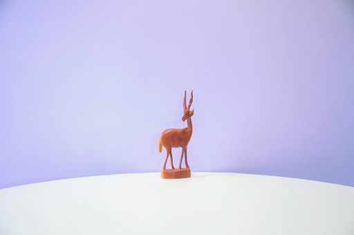 Antilopen-Skulptur aus Teakholz