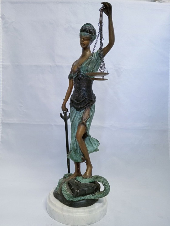 Bronze Sculpture of Lady Justice on a Marble Pedestal, Brown, Klassiek (photo 8 of 9)