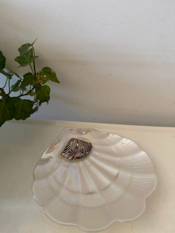 Mother-of-pearl shell dish – Bowls, Plastic (photo 2 of 4)