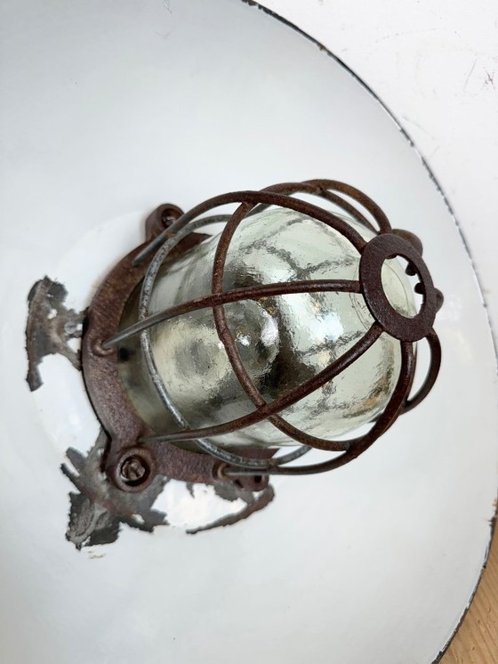 Image 1 of Lampada a sospensione industriale a gabbia in ghisa e smalto nero, anni '60