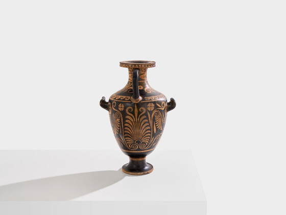 Terrakotta-Hydria, bemalt von Primato, Süditalien, ca. 330 v. Chr., Vasen, Keramik, Schwarz, Classicisme (Foto 3 von 13)