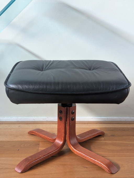 Vintage dänischer osmanischer Fußhocker aus schwarzem Leder und Holz, 1970er Jahre – hockers en poefs, Leather, Wood