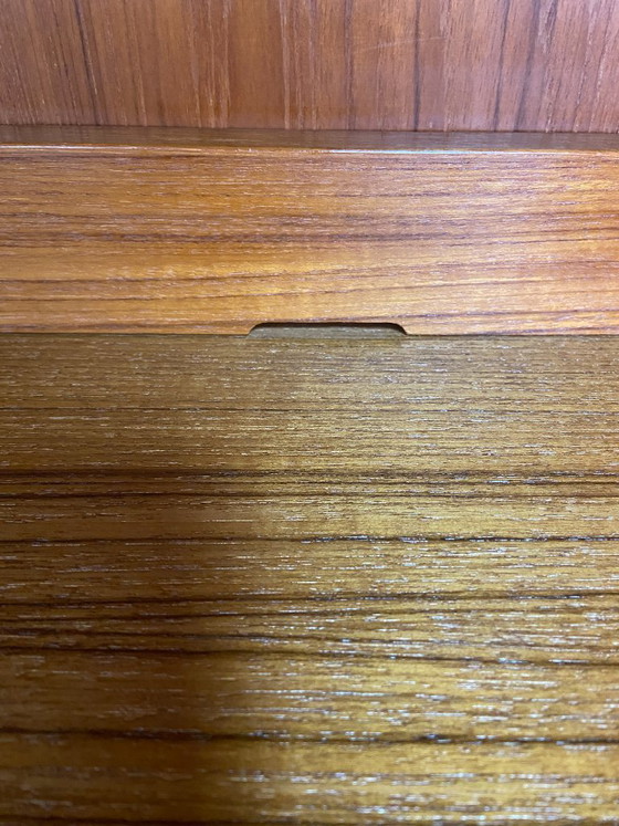 Image 1 of Kast met schuifdeuren, lade en opzetgedeelte van Aejm Møbler