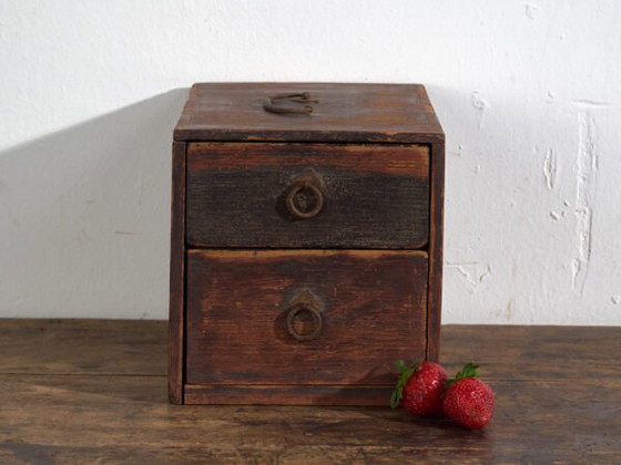 Antica cassettiera giapponese piccola laccata con due cassetti – Giappone, circa 1910 – Cassettiere, Leather (photo 36 of 40)