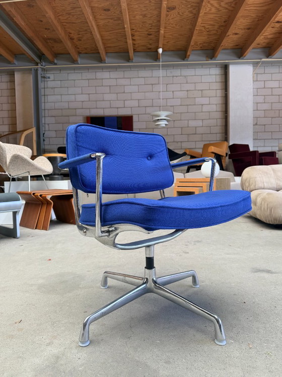 Sedia intermedia Herman Miller ES102 di Charles & Ray Eames (disponibilità: 6) – Poltrone, Chrome, Textile (photo 3 of 17)