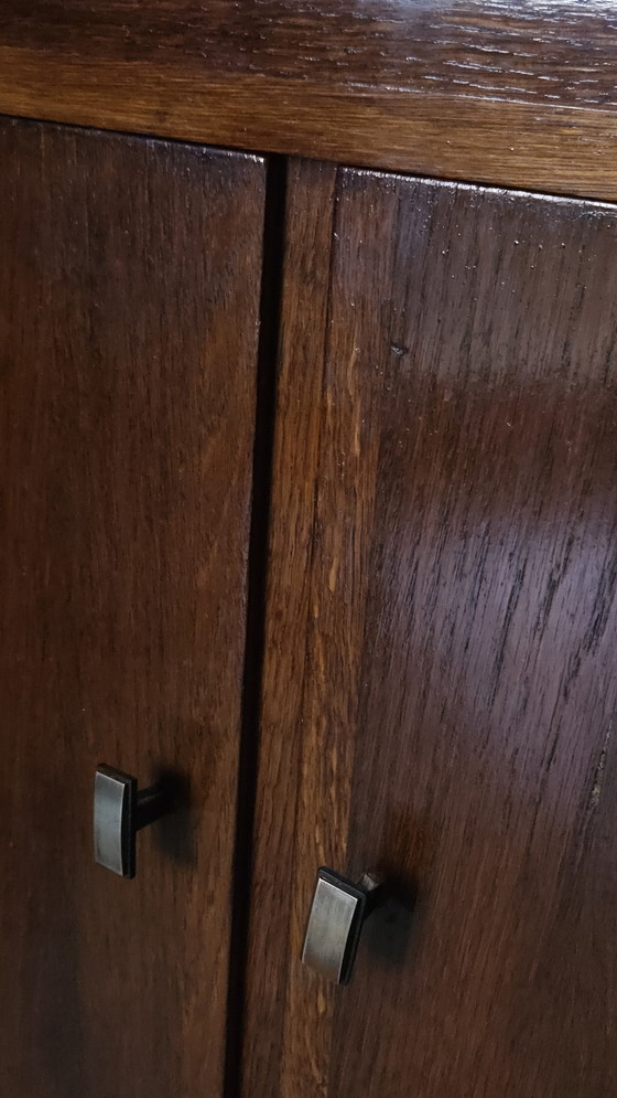 Image 1 of Mobiletto basso vintage con ante in vetro e gambe a compasso