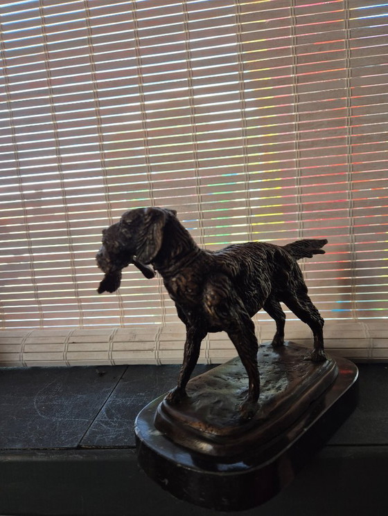 Image 1 of Statue en bronze de chien irlandais avec faisan