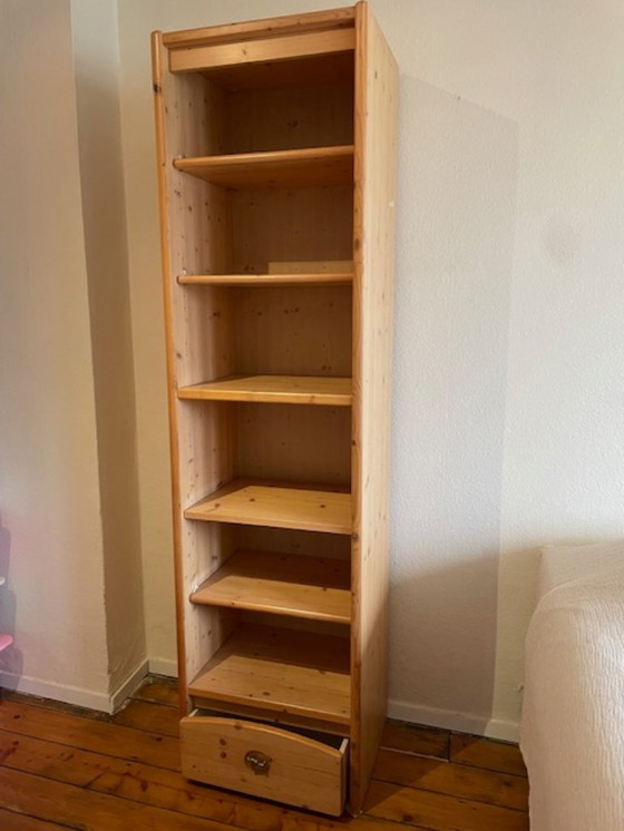 Image 1 of Bibliothèque en pin massif
