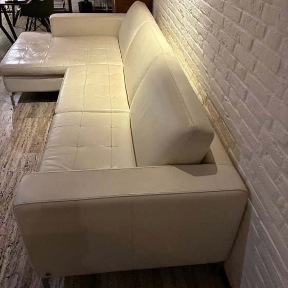 Image 1 of Canapé d'angle Natuzzi en cuir blanc crème avec méridienne