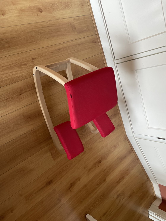 Image 1 of Stokke Kniestoel Rood