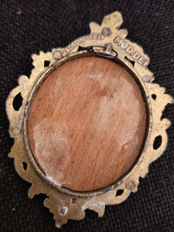 cornicetta ovale in stile barocco anni 50 in ottone – made in italy, Cornici (photo 5 of 6)