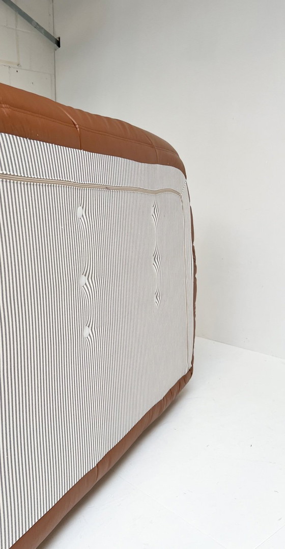 Image 1 of Canapé 3 places Togo de Michel Ducaroy pour Ligne Roset, après 2020