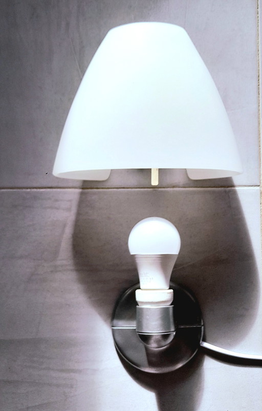 Coppia di lampade da parete Sally Arteluce, 1980