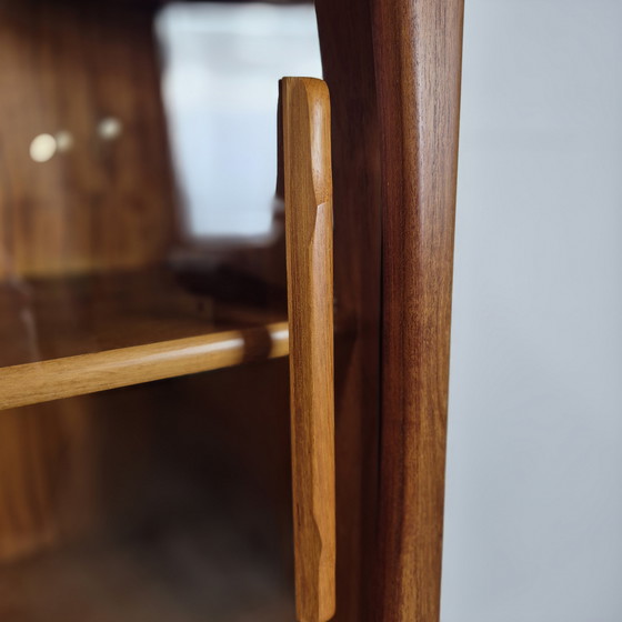 Image 1 of Buffet suspendu vintage danois Dyrlund des années 1960, meuble vitrine mural