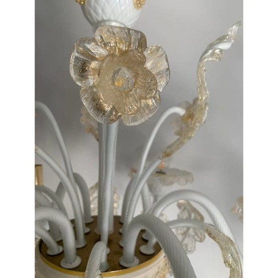 Image 1 of Murano-Glas-Kronleuchter in Milchglas und Gold mit Blumen und Blättern