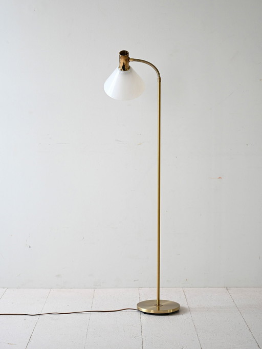 Lampadaire scandinave des années 1950 en laiton