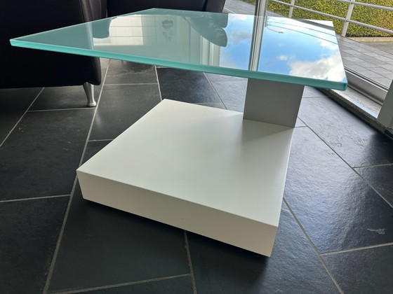 Mesa auxiliar de diseño Rolf Benz con ruedas – Mesas auxiliares, Aluminio, Vidrio (photo 2 of 6)