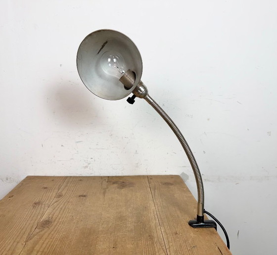 Image 1 of Vintage industriële chromen zwanenhals tafellamp, jaren 50