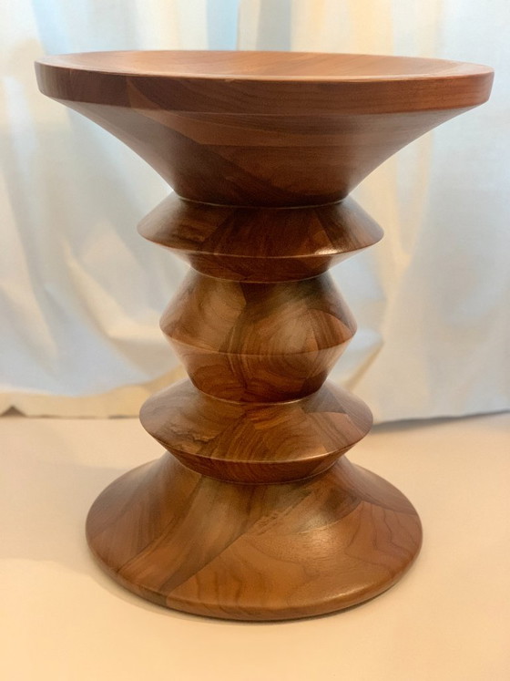 Charles & Ray Eames Vitra - Model A/B signed Stool-End table-Side table – Wood (photo 4 of 11)