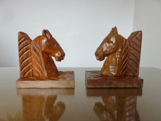 Een paar boekensteunen van beukenhout, met guts bewerkt, jaren 1930-1940. – Decoratieve objecten, Wood (photo 10 of 13)