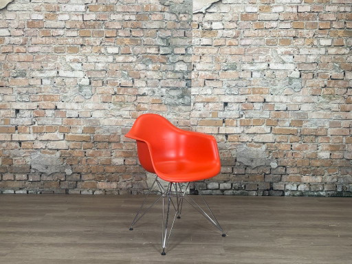 Vitra DAR – Plastica Arancione | Charles & Ray Eames