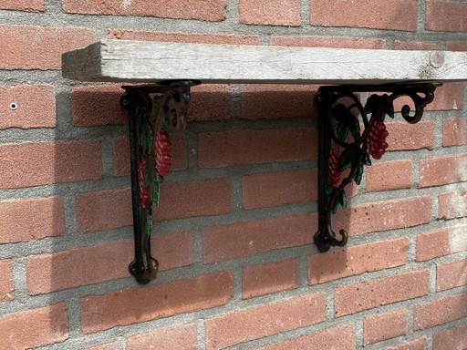 Juego de 4 soportes para estantes de hierro fundido: estilo clásico con diseño de uva