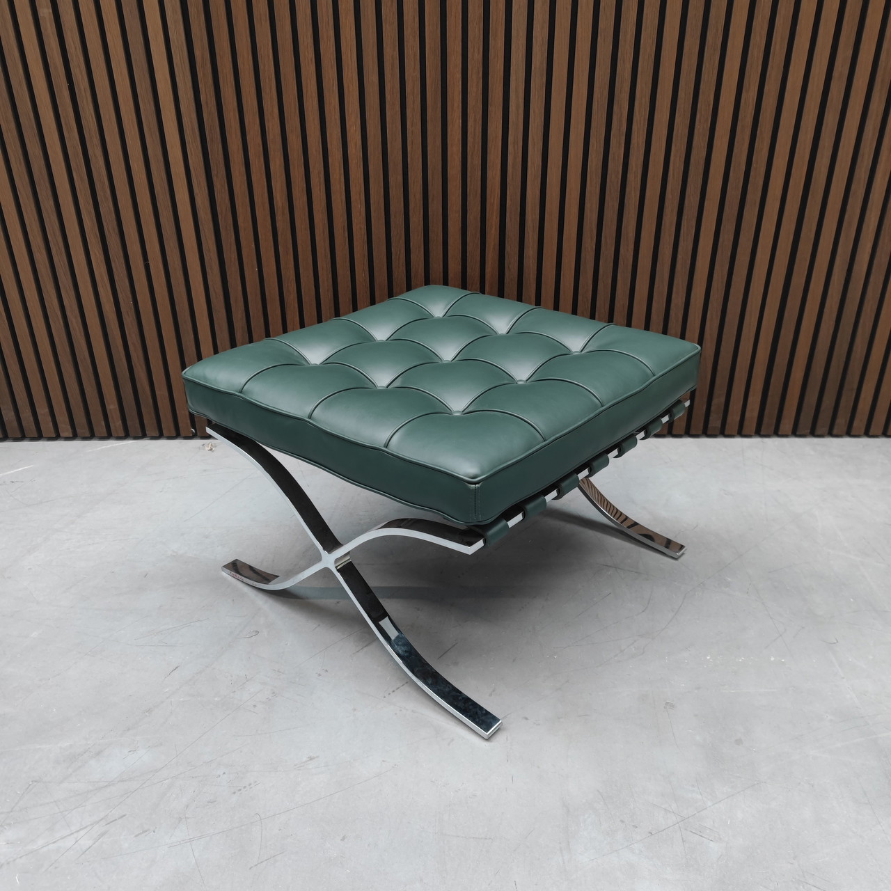 Knoll Barcelona Chair Bauhaus Green Ottoman €3,000 Whoppah - Main Image