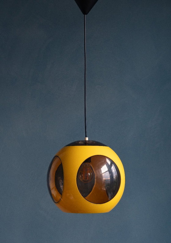 Image 1 of Gele, massieve insectenoog, ruimtetijdperk hanglamp