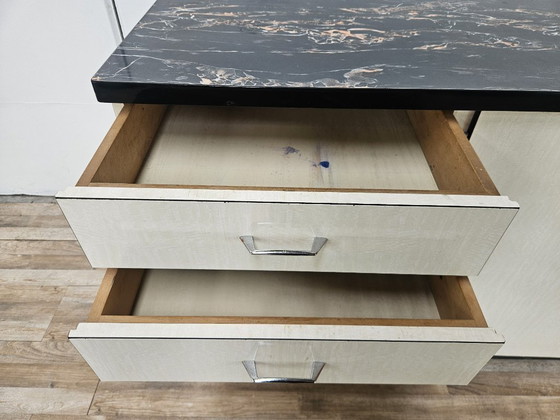 Image 1 of Formica keukenbuffet met marmereffect uit 1970