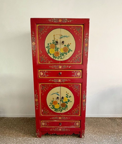 Armoire en bois asiatique, décorée de fleurs et d'oiseaux