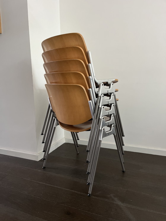 Image 1 of Set of 5 stackable Castelli DSC 106 chairs (design Giancarlo Piretti)
