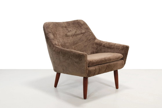 Danish design armchair in brown faux sheepskin – Scandinavian (photo 4 of 6)