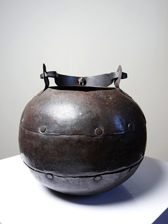 Small Riveted Wrought Iron Hanging Cauldron, Arts & Crafts Style, Vintage, Decorative Objects, Metal, Brown (photo 4 of 12)