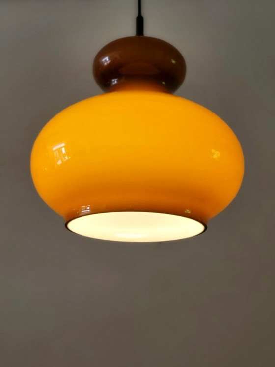 Image 1 of Lampade a sospensione vintage in vetro opalino marrone di Peill & Putzler