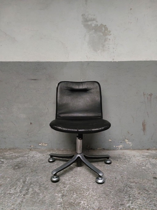 2 sedie da scrivania Swissform in cromo e pelle nera di Sitag, anni '70