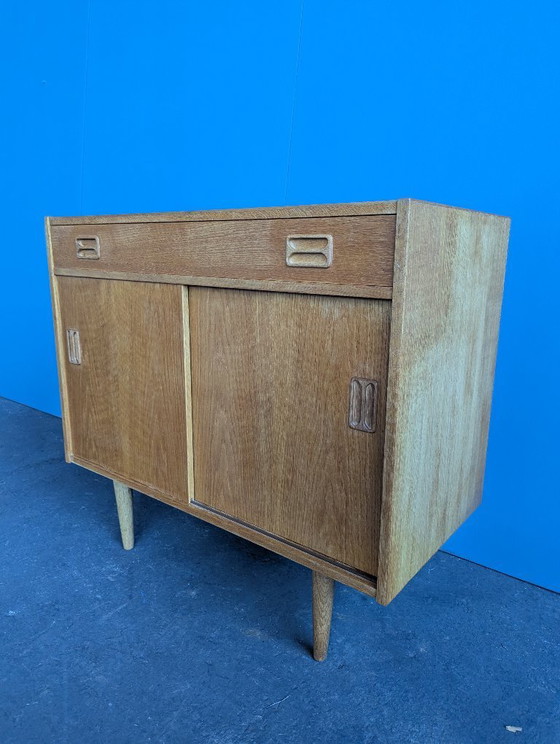 Image 1 of Vintage Deense ladenkast met schuifdeuren