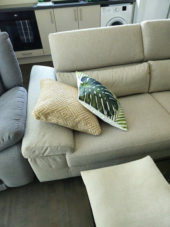 Image 1 of Nibbio lichtbeige 3-zitsbank! 3 maanden oud.